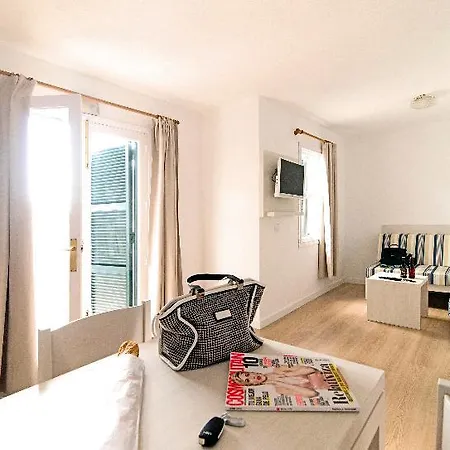 Apartamentos Cala Blanca Apartament *