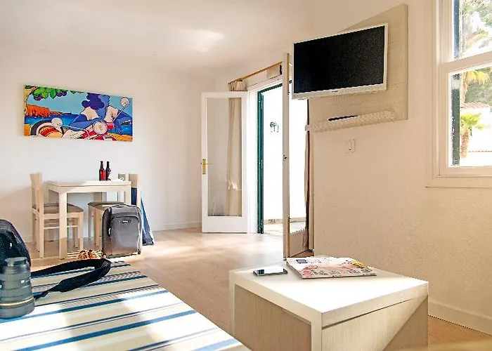 Apartamentos Cala Blanca *